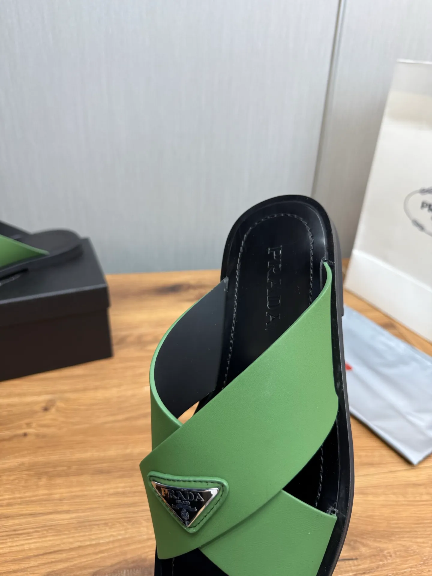 Factory price 340💰 ＰＲＡＤＡPrada - popular men's slippers hot sale 🔥 🩴Official website one to one production 38-45 sizes 45 46 🉑️Customized!